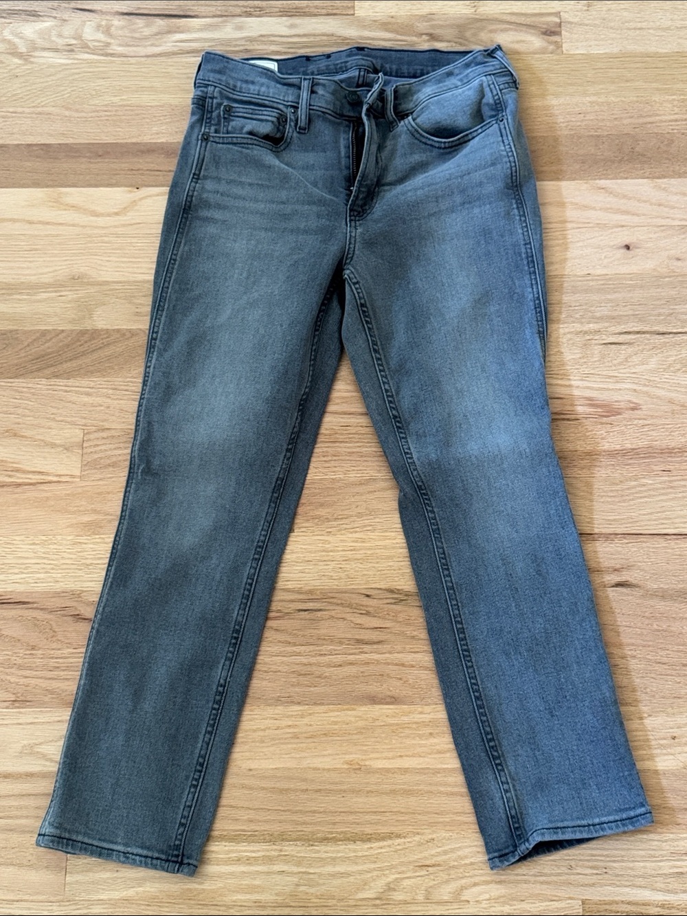 GAP Women's Vintage Slim Mid-Rise Jeans in Faded Gray